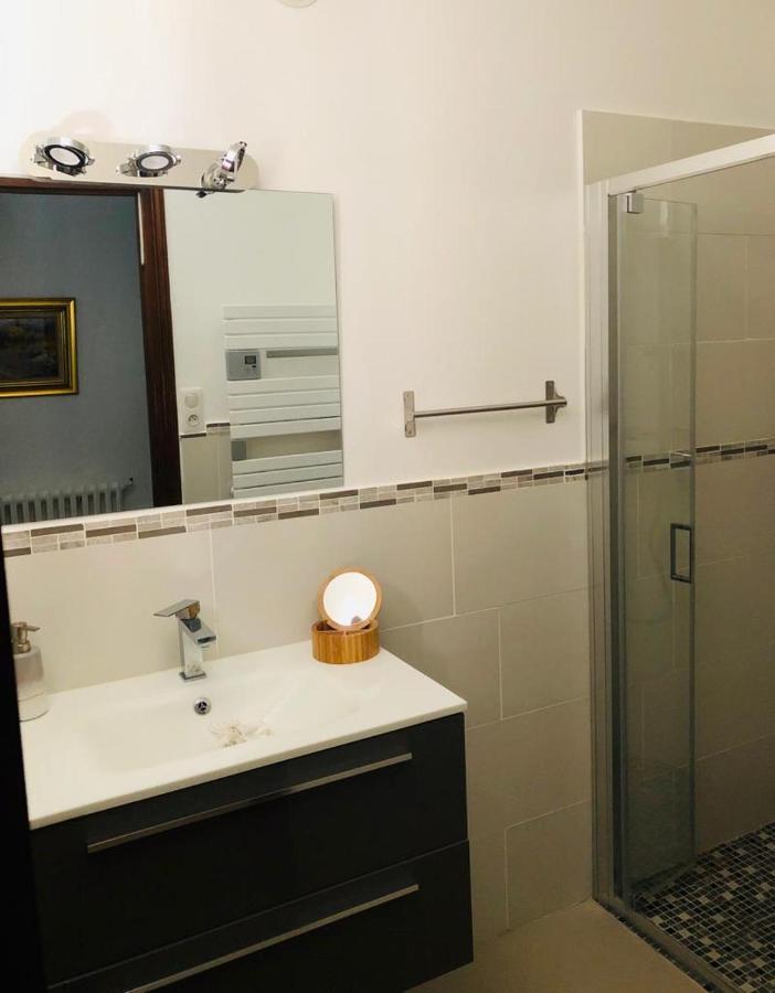 Villeneuve-lès-Avignon B&B Oasis Des Lavandes - Chambre Coqueliot מראה חיצוני תמונה