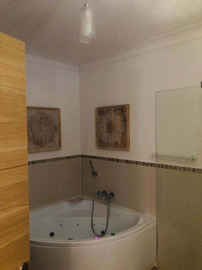 Villeneuve-lès-Avignon B&B Oasis Des Lavandes - Chambre Coqueliot מראה חיצוני תמונה